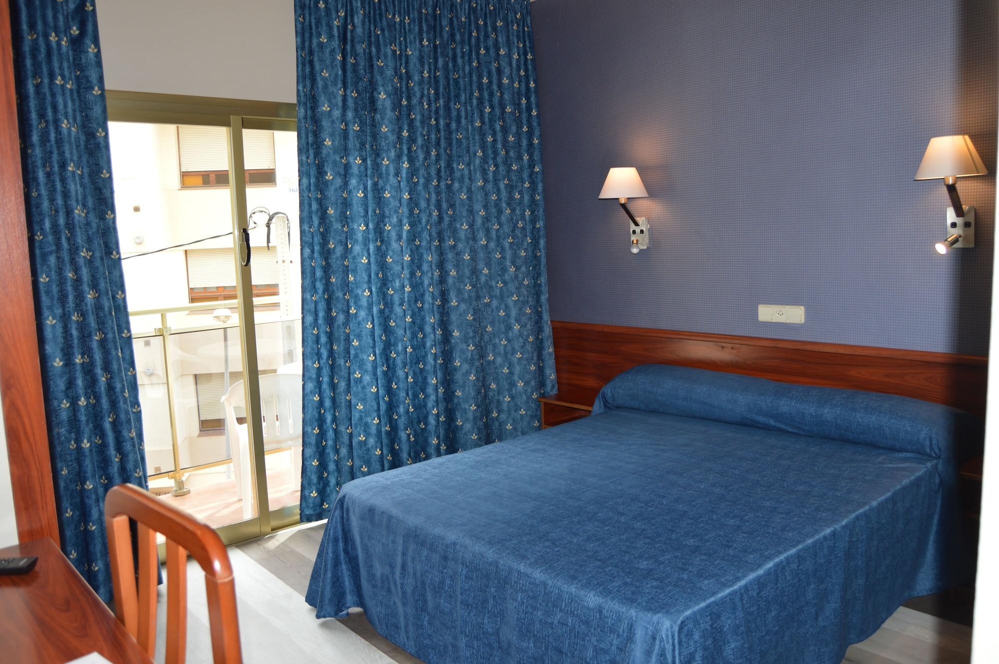 Acacias & Hotel