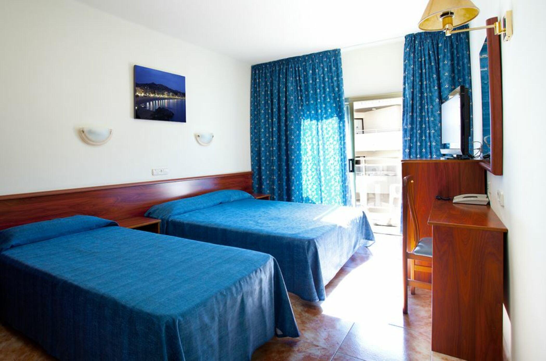 Acacias & Hotel