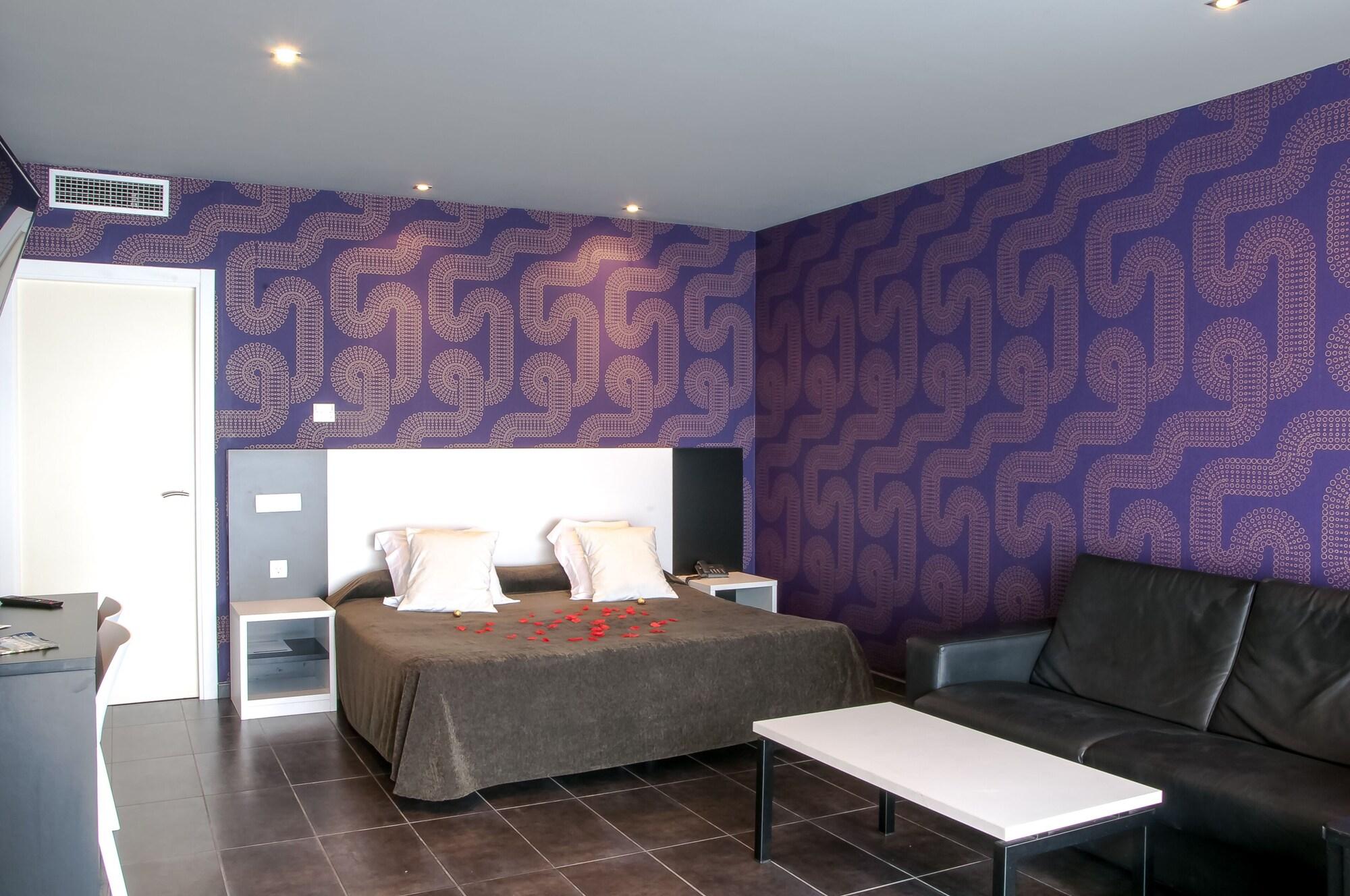 Hotel Acacias & 4*
