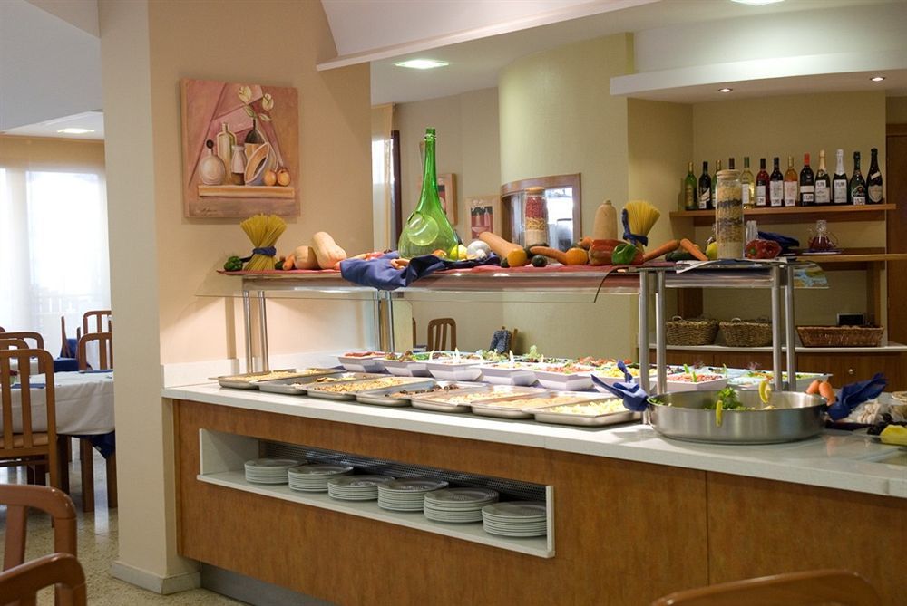 Hotel Acacias &
